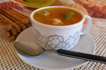 фото рецепта Суп со стручковой фасолью и мясными шариками