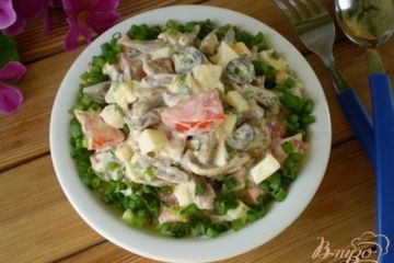 фото рецепта Салат с сердечками, маслинами и помидорами