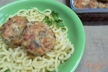 фото рецепта Куриные котлеты с творогом и огурцом