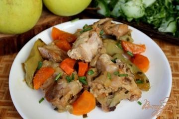фото рецепта Кролик с овощами и яблоком