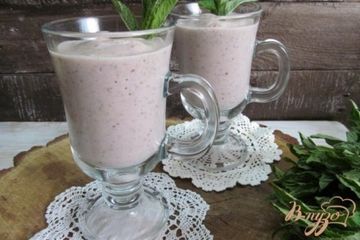 фото рецепта Смузи из замороженной груши и вишни