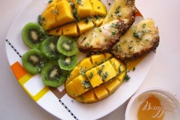фото рецепта Фруктовое ассорти с мятным сахаром и йогуртом от Д. Оливера