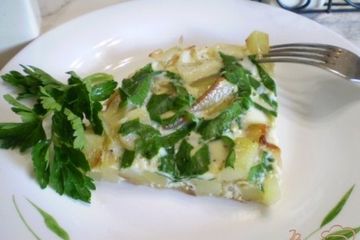 фото рецепта Картофель с луком, яйцом и шпинатом