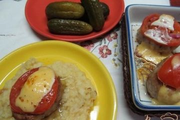 фото рецепта Фаршированные котлеты под помидором