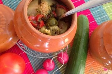 фото рецепта Свинина с овощами в горшочках