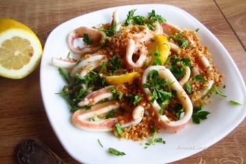 фото рецепта Кальмар с лимонами и хлебной крошкой
