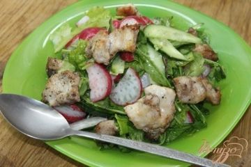 фото рецепта Салат с курицы и рукколы с овощами