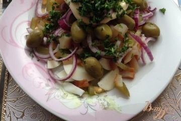 фото рецепта Салат с копчеными кальмарами