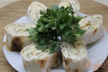 фото рецепта Лаваш с сыром и кинзой