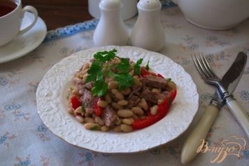 фото рецепта Салат с фасолью и говядиной