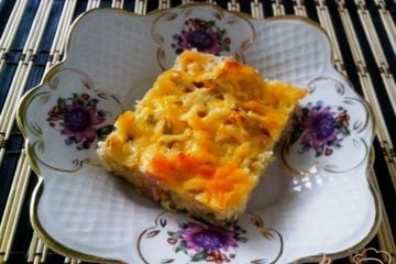фото рецепта Пирог из пекинской капусты с ветчиной и сыром