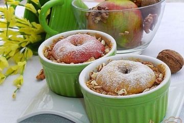 фото рецепта Крамбль яблочный с курагой и абрикосовым пюре