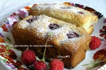 фото рецепта Сметанные кексы с малиной