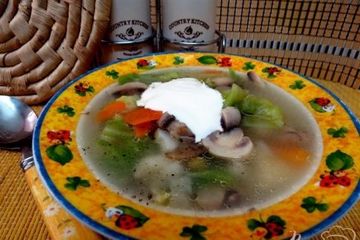 фото рецепта Суп овощной со свежей капустой и грибами