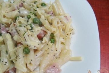 фото рецепта Паста с ветчиной и зеленым горошком