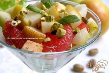 фото рецепта Фруктовый салат с фисташками и мятным сиропом