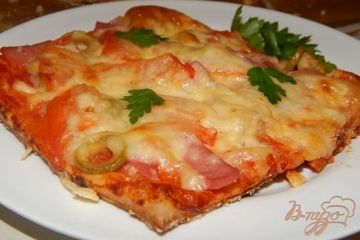 фото рецепта Пицца с колбасой и сыром