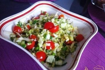 фото рецепта Салат из молодой капусты с овощами
