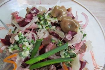 фото рецепта Салат из свеклы капусты и мяса