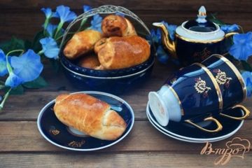 фото рецепта Домашняя выпечка с ветчиной и сыром