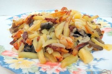 фото рецепта Картофель жареный с грибами и луком