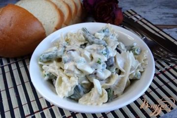 фото рецепта Салат с пастой и стручковой фасолью