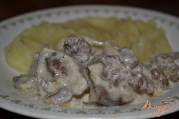фото рецепта Куриная печень тушенная в сметане