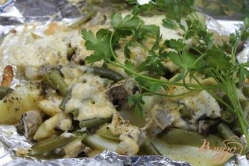 фото рецепта Молодая картофель с овощами запеченная под сыром