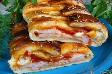фото рецепта Стромболи с ветчиной сыром и вылеными помидорами