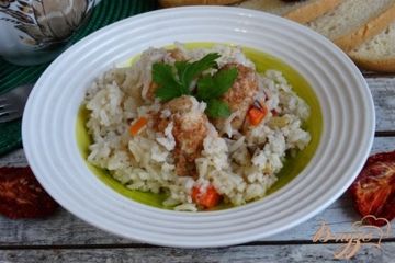 фото рецепта Рис с куринымии фрикадельками и овощами в мультиварке