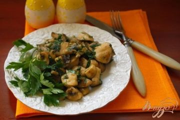 фото рецепта Закусочные шампиньоны с чесноком, укропом и петрушкой