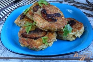 фото рецепта Котлеты из квашенной капусты с грибным припеком