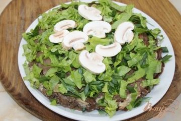фото рецепта Закусочный печеночный торт с грибами