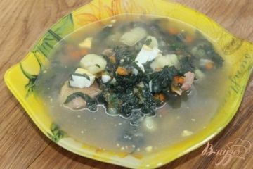фото рецепта Суп с щавелем и крапивой на курином бульоне