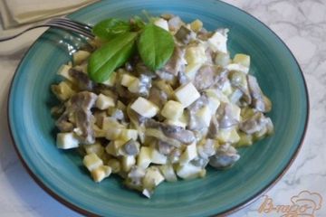 фото рецепта Салат с жареными шампиньонами