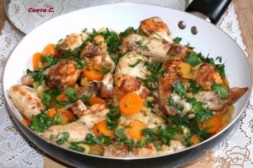 фото рецепта Жареные куриные крылышки с овощами