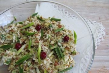 фото рецепта Салат из курицы грибов и арахиса