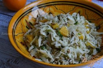 фото рецепта Капустный салат с апельсином и семечками