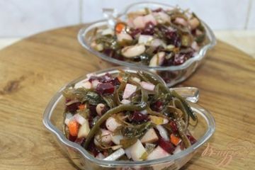 фото рецепта Винегрет с белыми маринованными грибами и морской капустой