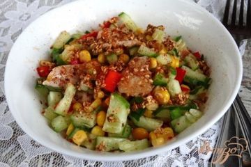 фото рецепта Салат с кунжутной курицей и овощами