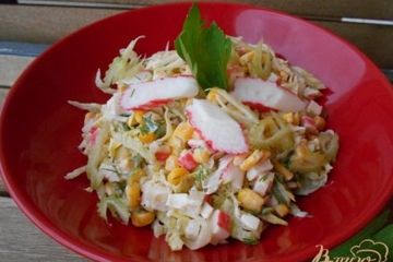фото рецепта Салат с крабовыми палочками  и сельдереем