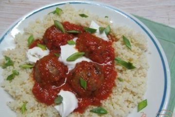 фото рецепта Фрикадельки в соусе с кус-кусом