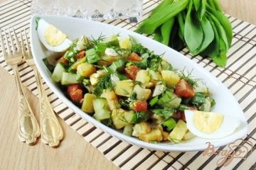 фото рецепта Салат с черемшой, яйцом и картофелем