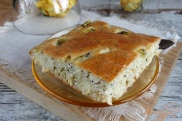 фото рецепта Пирог на манке с киви и маком