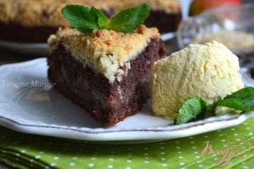 фото рецепта Шоколадный пирог с яблоками и штрейзелем