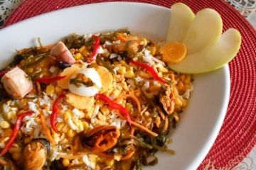фото рецепта Салат с маринованными морепродуктами и морской капустой