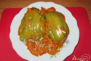 фото рецепта Фаршированный перец с морковью и помидорами