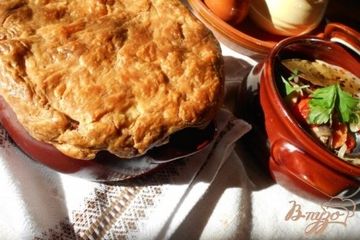 фото рецепта Жаркое в горшочке с крышкой из теста