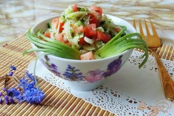 фото рецепта Салат с редькой, огурцом и помидором