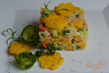 фото рецепта Салат с манго, креветками и крупой